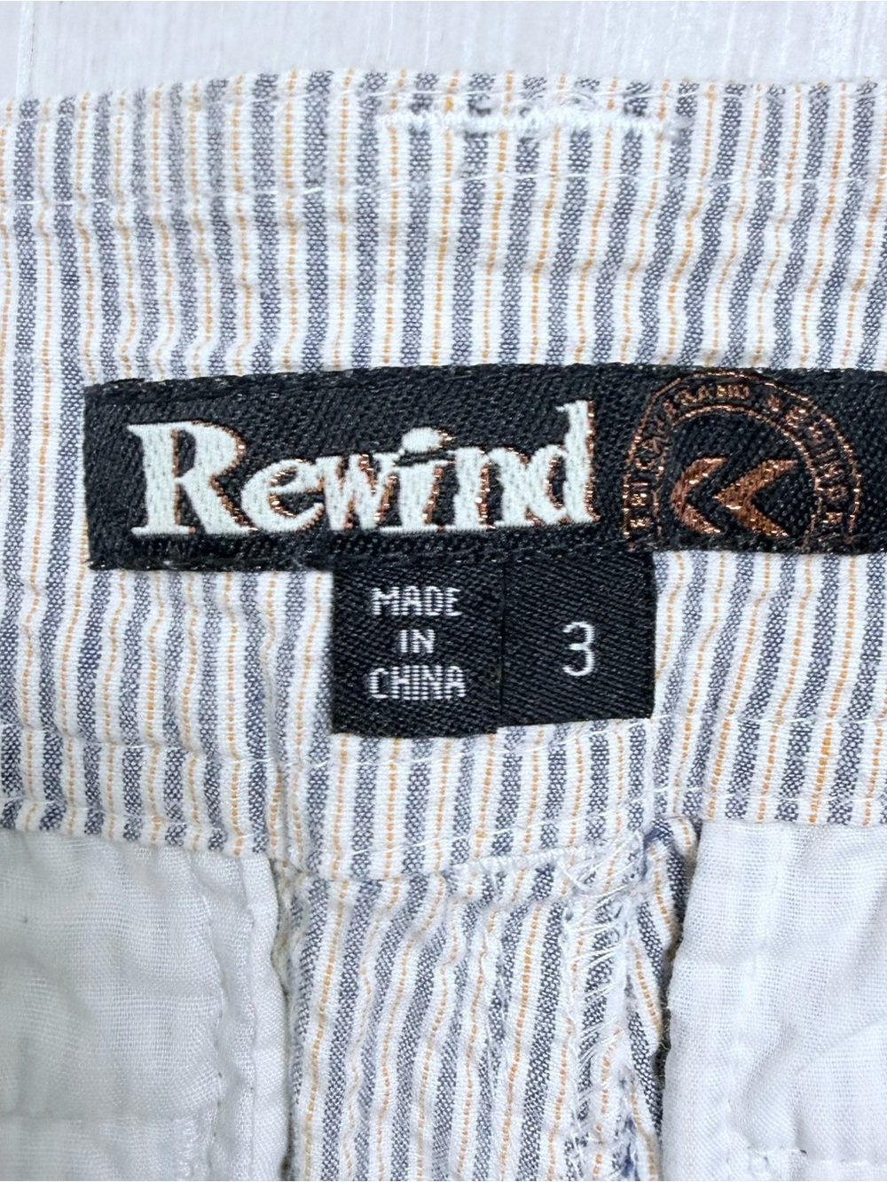 Y2K 2000s Rewind Light Beige pinstripe knee-Length Bermuda Shorts - Picture 3 of 8